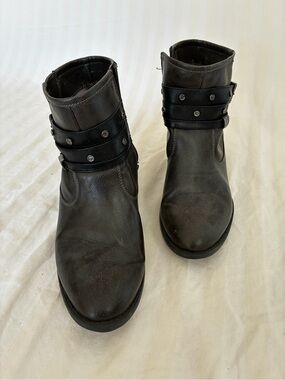 White Mountain Range Women’s Ankle Boots with Decorative Straps